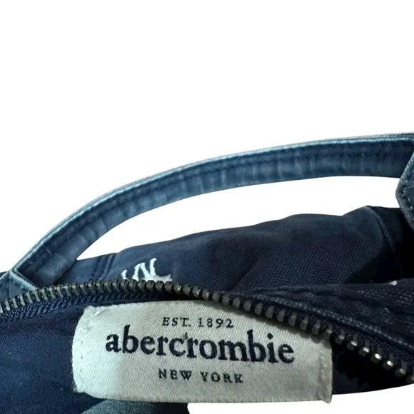 Abercrombie & Fitch Logo Duffel Bag - Picture 9 of 9